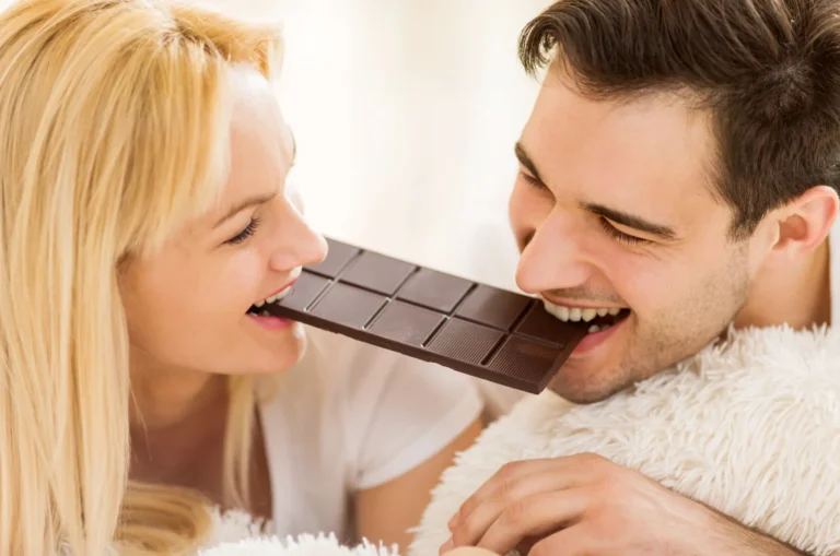couples enjoying cocolate